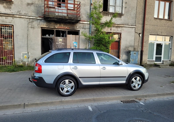 Skoda Octavia cena 30900 przebieg: 226000, rok produkcji 2010 z Pionki małe 781